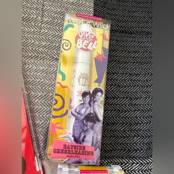 Wet & Wild Saved by the Bell - Picture 2 of 7